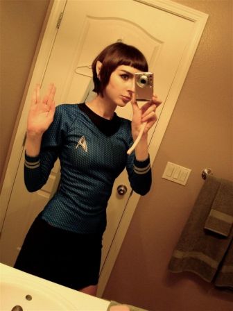star-trek-tpol-lt-saavik-cosplay-wars-vulcan-nerd-sexy.jpg
